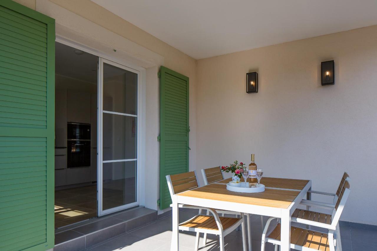 Luxurious And Spacious Apartment In The Heart Of The Cote D'Azur Roquefort-les-Pins Exterior foto